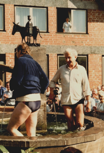 li_1057, Einweihung des "Eselbrunnens", 1983